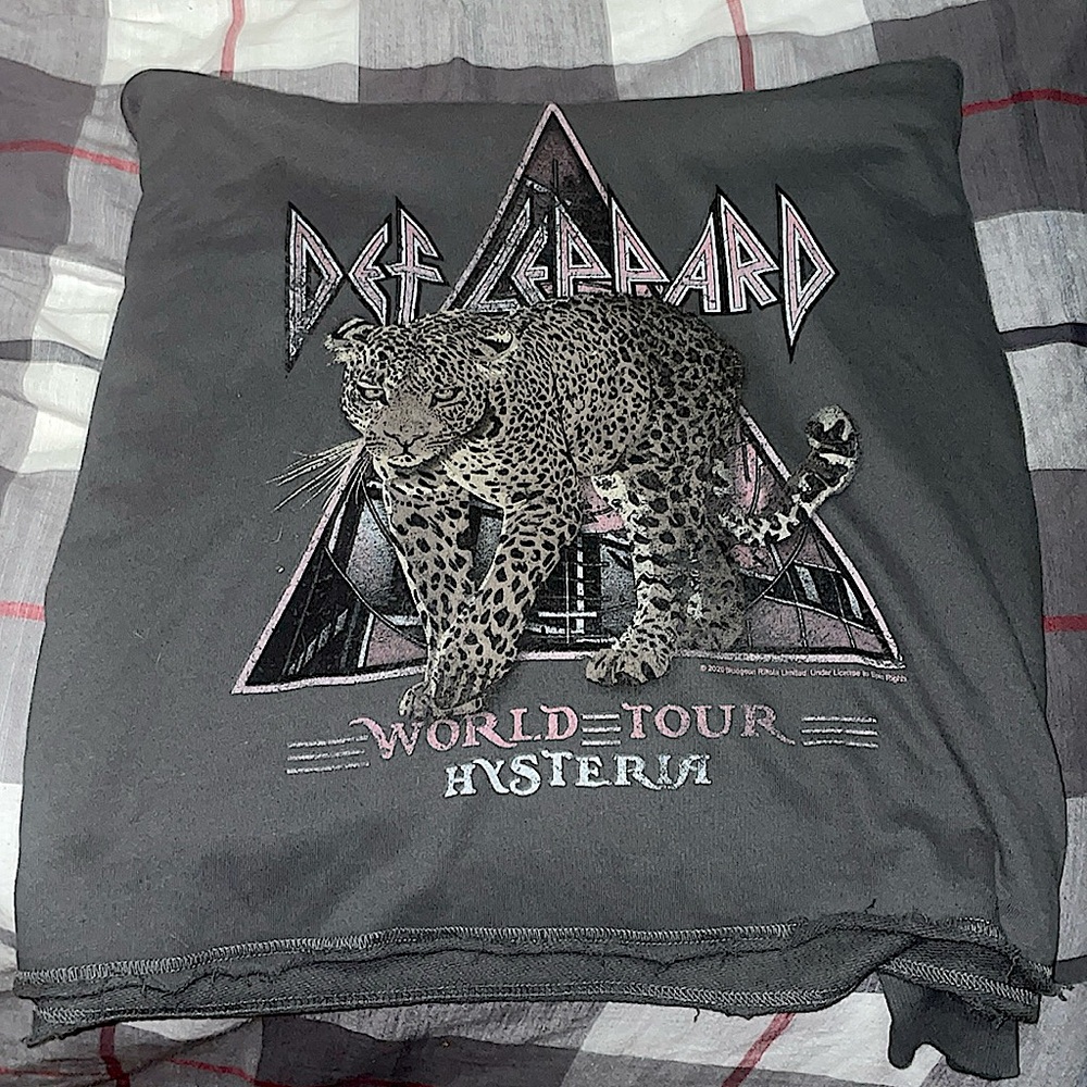 def leopard world tour hoodie
